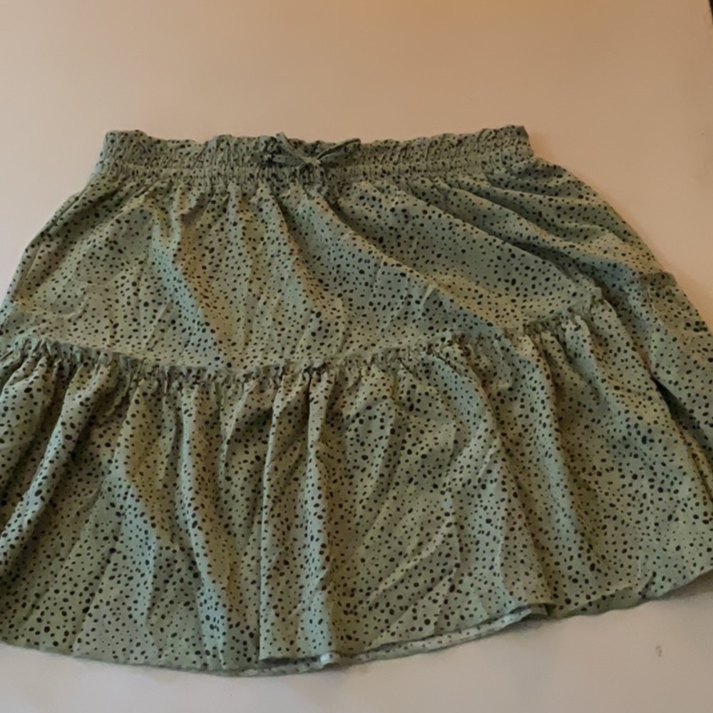 EUC woman’s ALELLY skirt